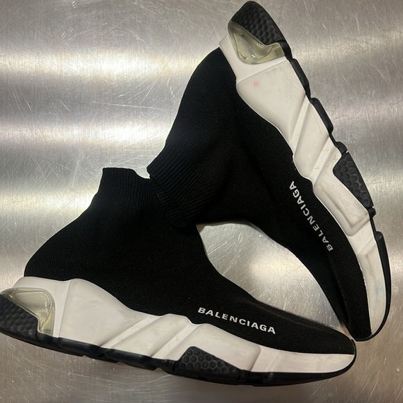 Authentic Balenciaga Black Speed Trainers - Picture 2 of 5